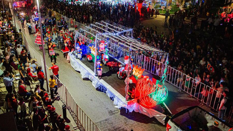 Convocan a participar  en el desfile navideño “Amor a la Navidad”