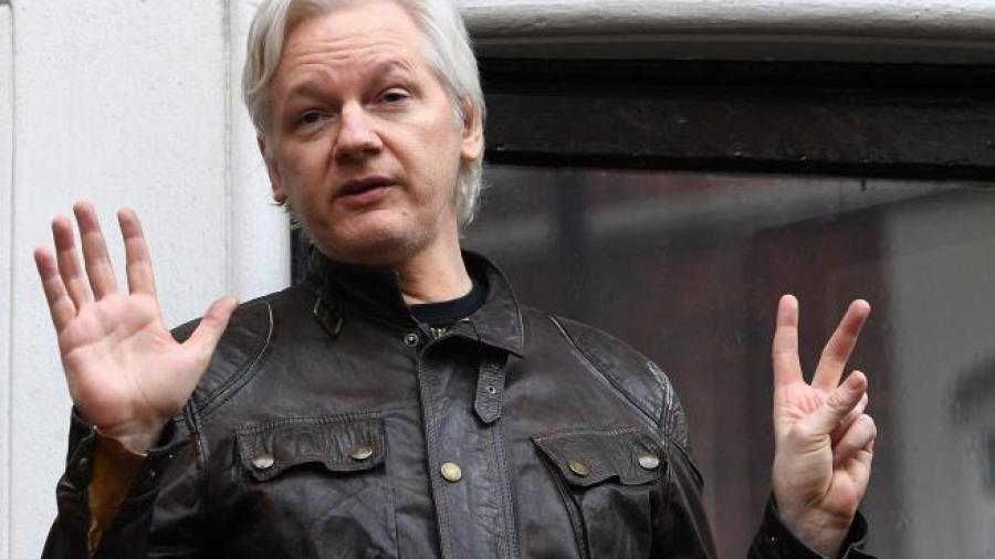 Autorizan extraditar a Julian Assange a EU