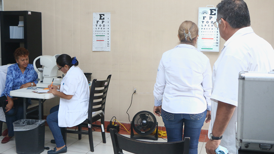 Buena respuesta a campaña de lentes del Sistema DIF Altamira