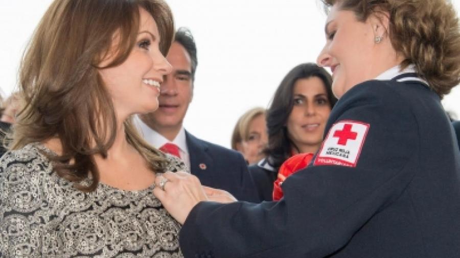  Reconoce Angélica Rivera presencia de la Cruz Roja en momentos difíciles para México