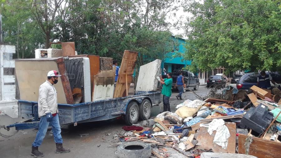 Invita Municipio a eliminar cacharros de viviendas para abatir el Dengue
