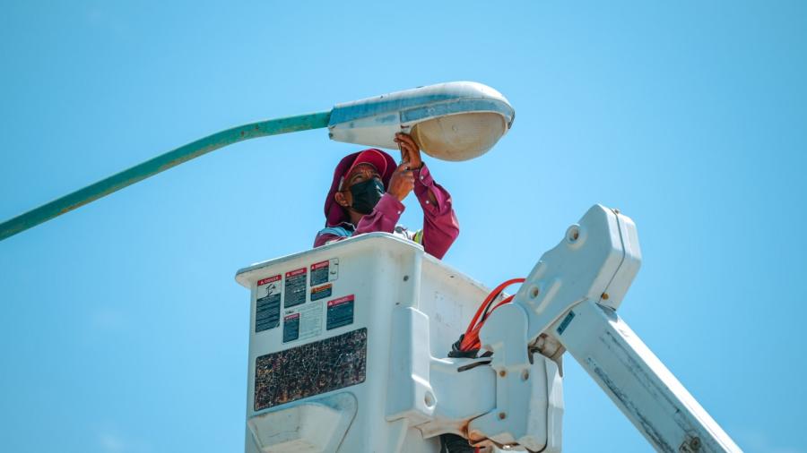 Iluminarán sector oriente con el programa "Nuevo Laredo se prende" 