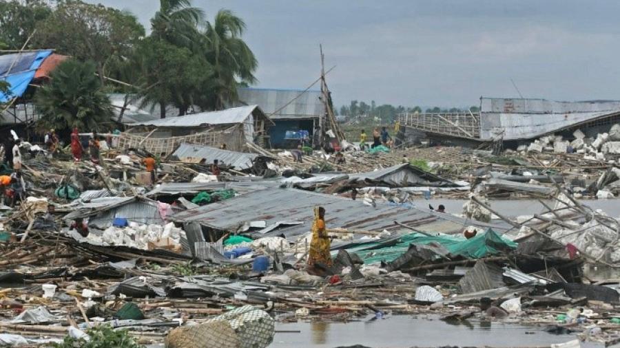 Aumentan a 24 los muertos y 8 desaparecidos por el ciclón 'Sitrang' en Bangladesh