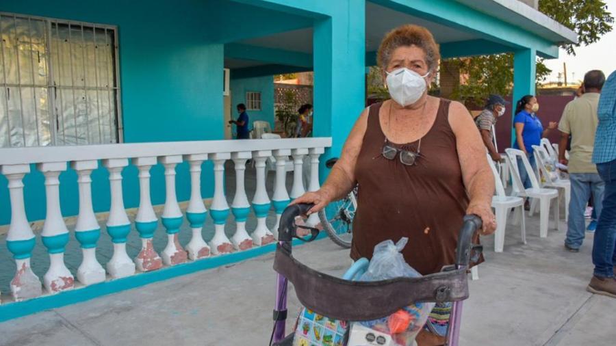 DIF Reynosa sigue apoyando a los Adultos Mayores de las diferentes colonias