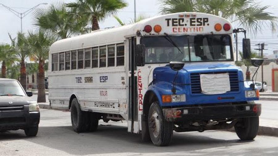 Urge transporte público para universitarios el turno vespertino 