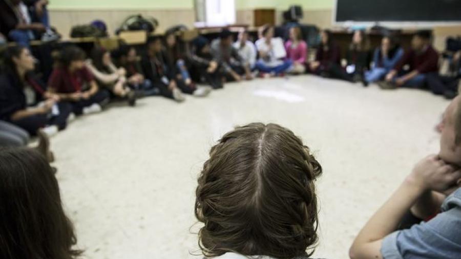Francia impartirá educación sexual en colegios contra el acoso