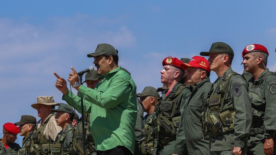 Maduro anuncia la conformación de 50 mil unidades de defensa