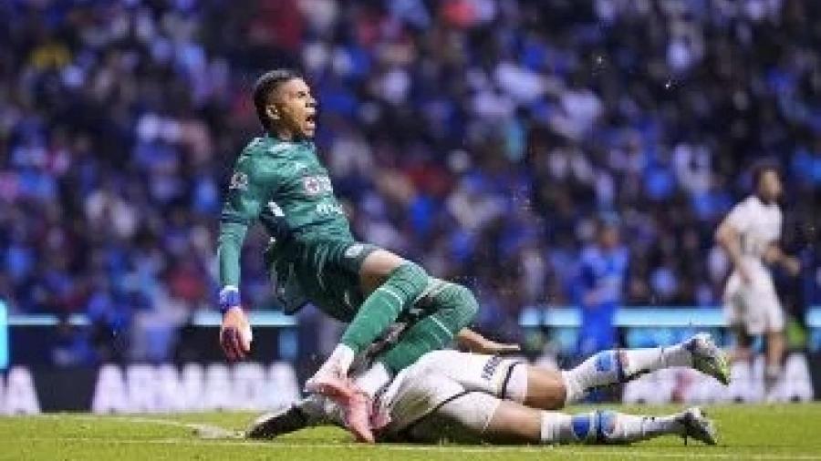 Kevin Mier sufre fractura de tibia; será operado y estará fuera por tiempo indefinido