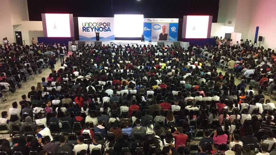 Gabriel Nájera motiva a jóvenes de Reynosa