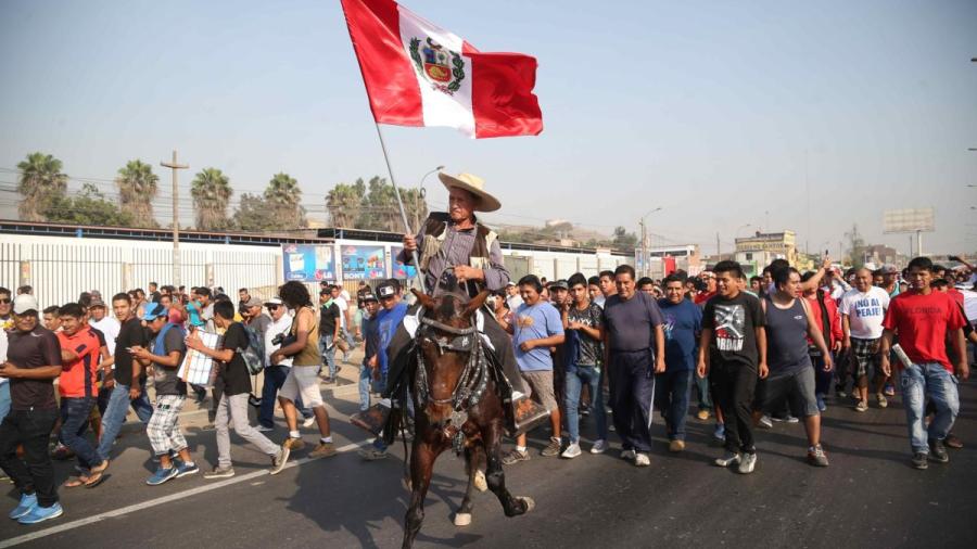 Lima protesta contra aumento en peaje