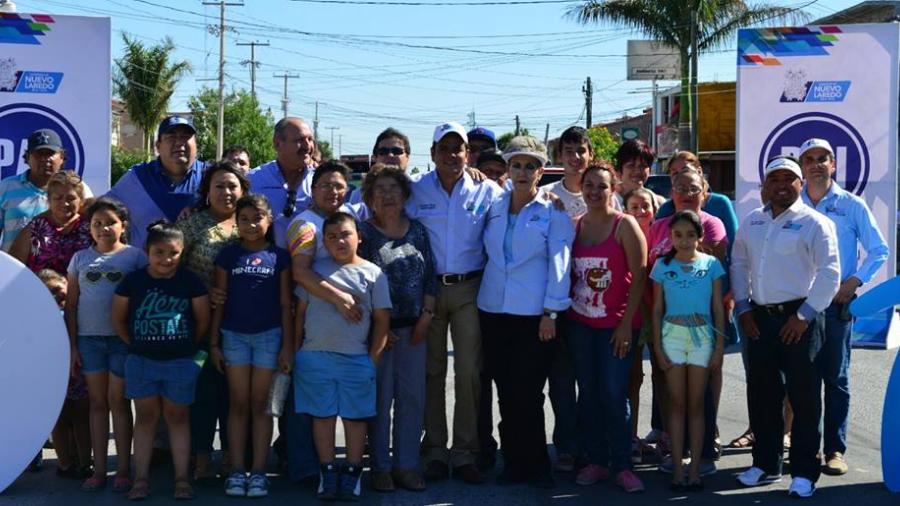 Beneficia alcalde de Nuevo Laredo a vecinos de la colonia Villas del Sol