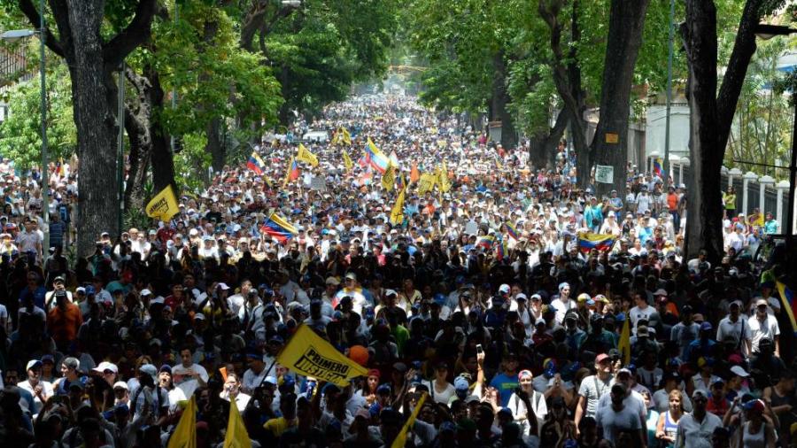 Violencia y represión amenazan a venezolanos: AI