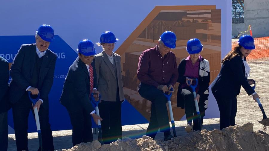 Colocan primera piedra de nueva planta industrial