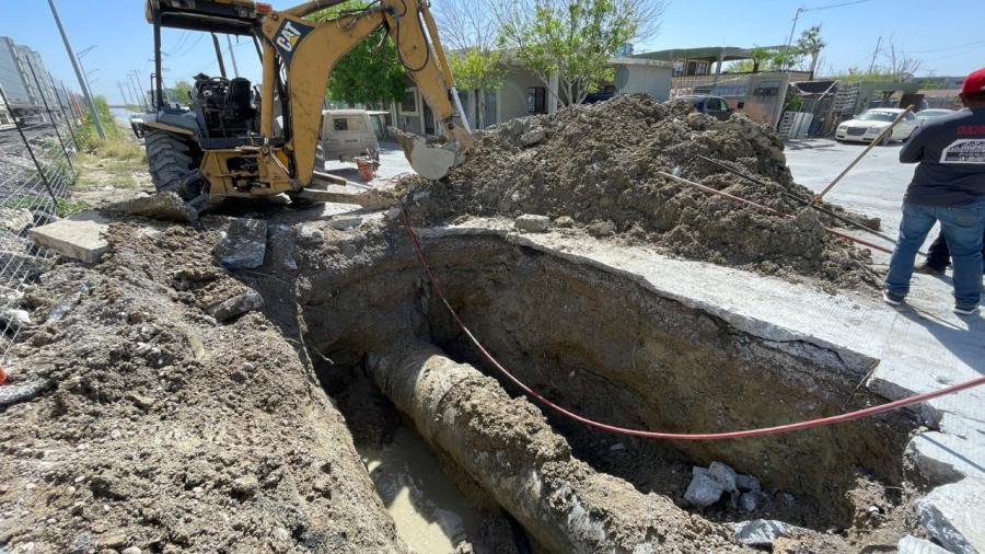 Atiende COMAPA oportunamente fuga de drenaje 