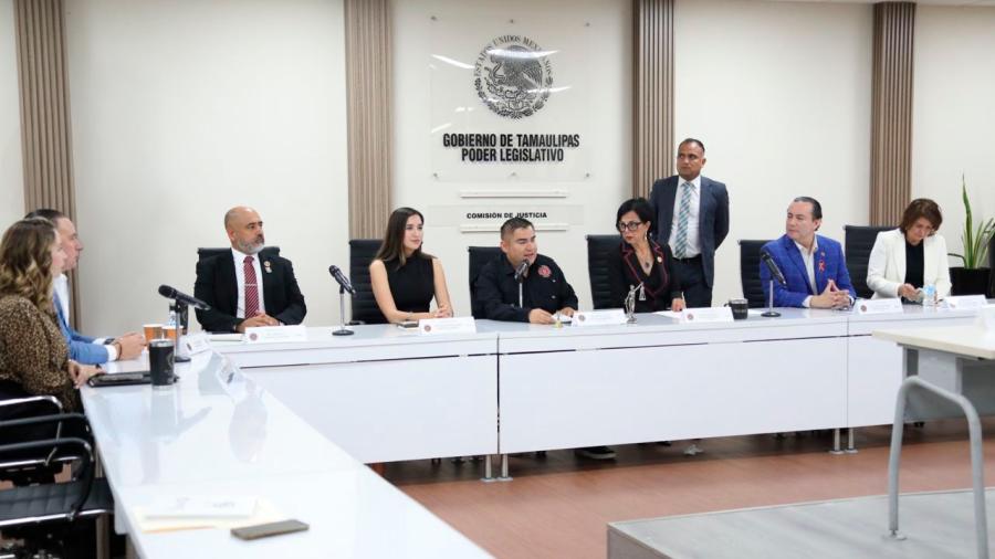 Comisión Legislativa entrevista a terna final de aspirantes a Fiscal