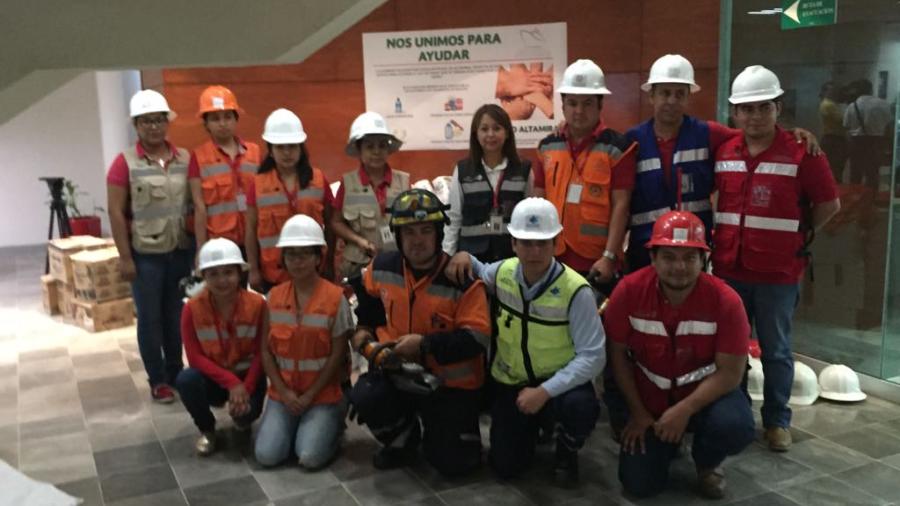 Brigadistas de emergencias de la API Altamira se integran a la ayuda en la CDMX