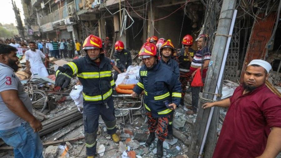 Explosión en edificio de Bangladesh deja 14 muertos