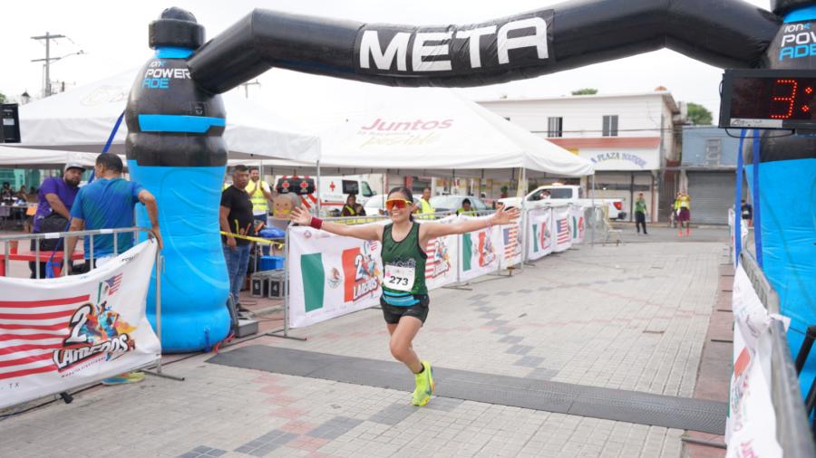 Corredores de la región disfrutan de Maratón Binacional Dos Laredos 2025