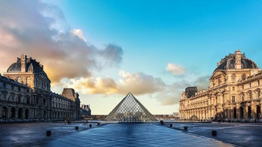 Tras protesta de empleados museo del Louvre cierra sus puertas