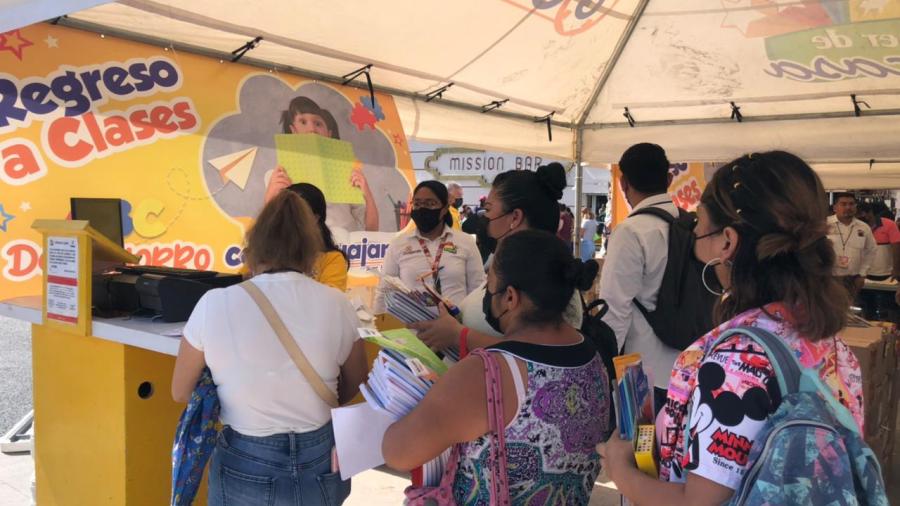 Reporta CANACO  buenas ventas en feria de regreso a clases 