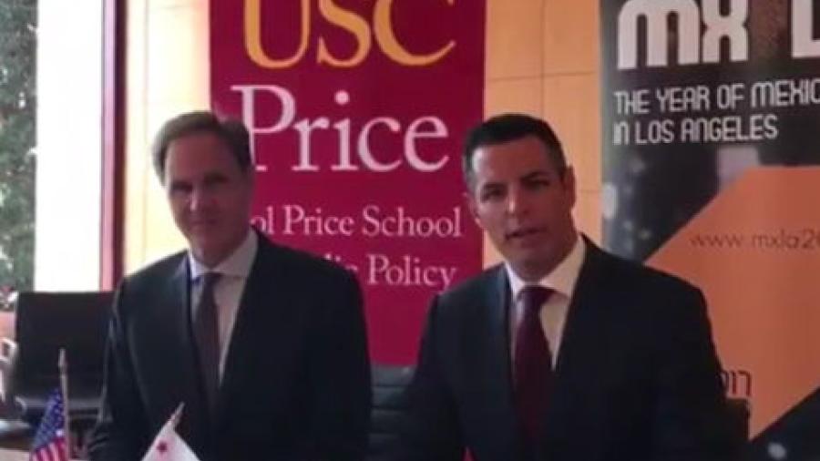 Firma Murat pacto con inversionistas norteamericanos