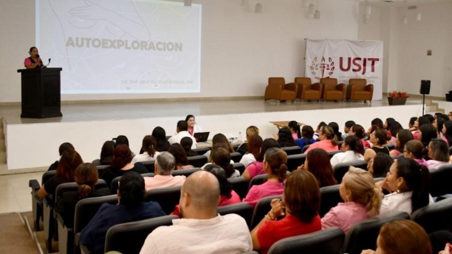 Mujeres de la SSPT reciben información sobre el cáncer de mama y taller de autoexploración