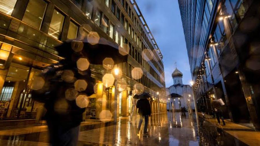 Suspenden trabajos y clases en Moscú ante repunte de contagios por Covid-19