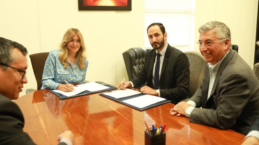 Firman Municipio y NAFIN Convenio para capacitar empresarios 