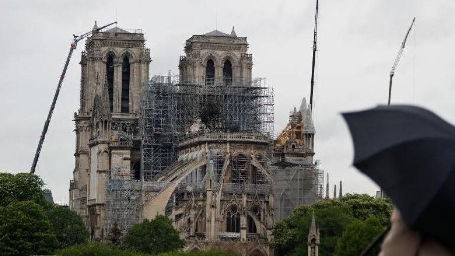 Temen por derrumbe de la catedral de Notre-Dame