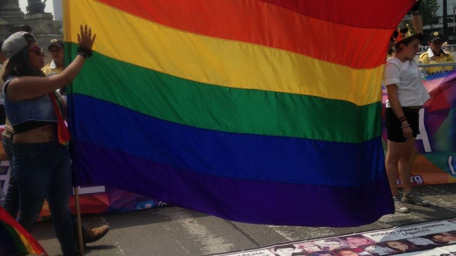Aprueban en Constitución de la CDMX matrimonio civil a personas del mismo sexo