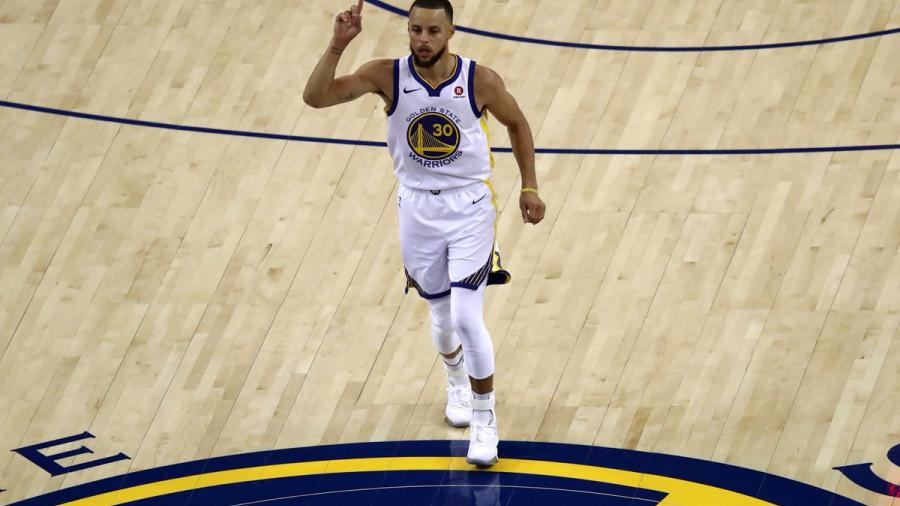 Warriors gana 124-114 a Cleveland en el 1er juego de las finales de la NBA