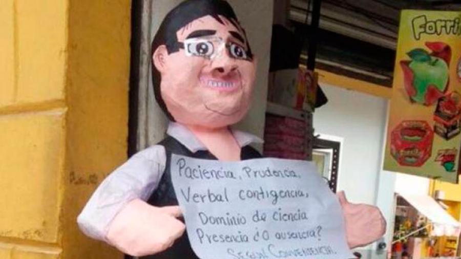 Venden piñata de Javier Duarte en Veracruz
