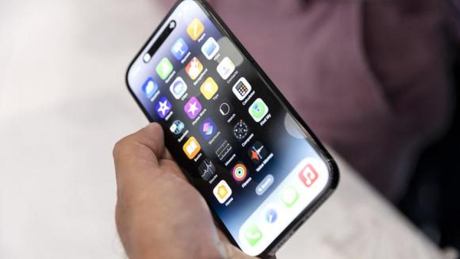 Tras señalamientos de radiación, Apple actualizará iPhone 12