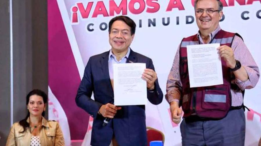 Marcelo Ebrard se registra como primer precandidato presidencial de Morena