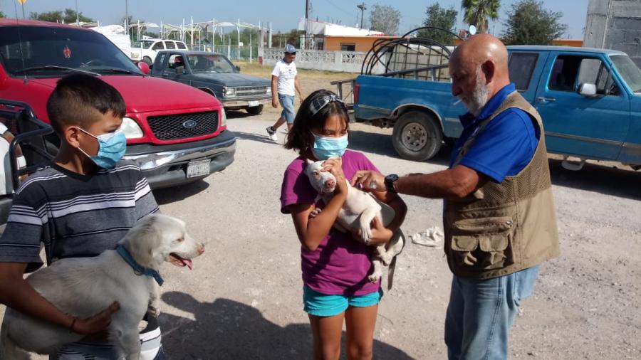 Consiente municipio a mascotas de la zona rural de Reynosa