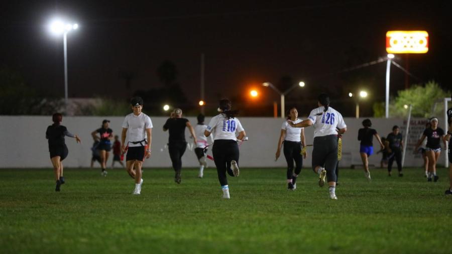 Participan jóvenes en Try outs de tochito, buscan lugar en selectivo