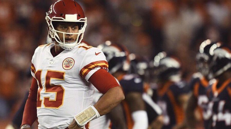 Chiefs vencen 27-23 a Broncos 