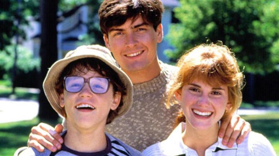 Acusan a Charlie Sheen de abusar de Corey Haim