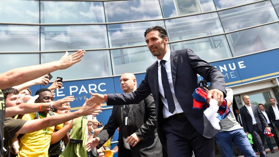 Gianluigi Buffon nuevo arquero del PSG