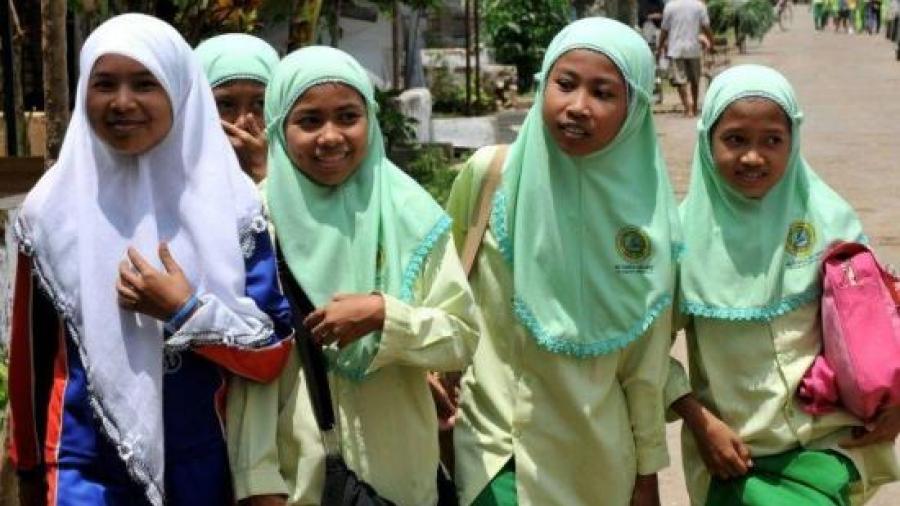 Prohíben uso obligatorio de ‘hiyab’ en Indonesia