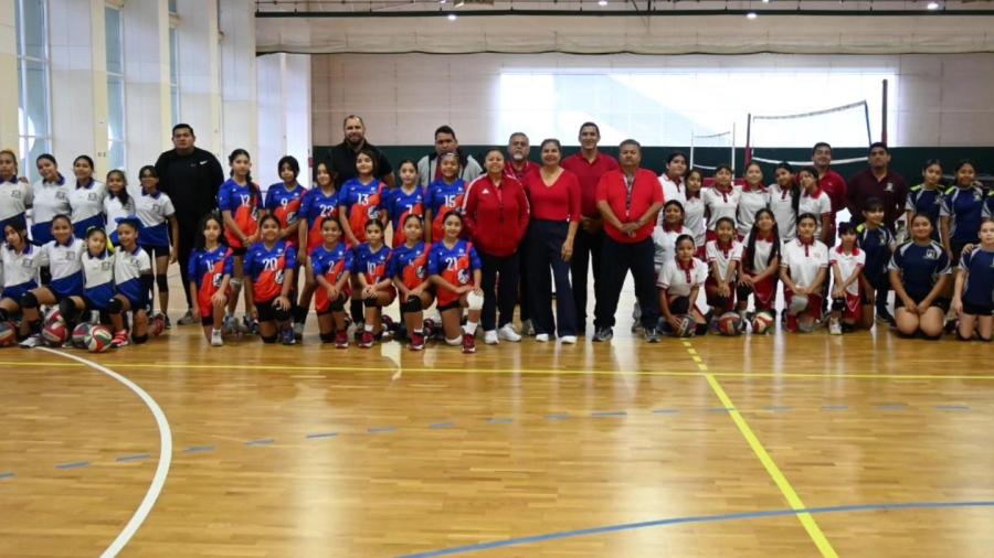 Apoya Carlos Peña Ortiz los Juegos Deportivos Escolares con infraestructura municipal