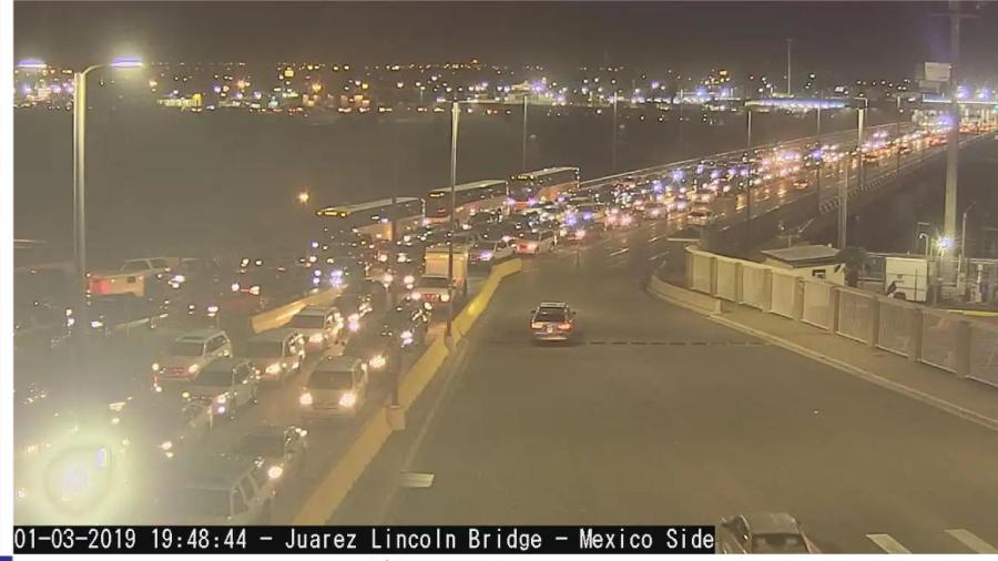 Saturan puentes internacionales en la frontera tamaulipeca