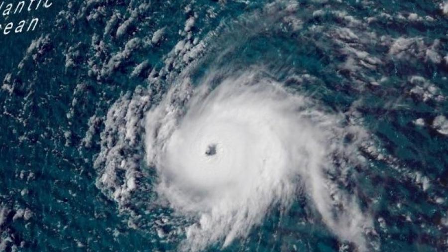 "Florence" gana fuerza, podría subir a categoría 4