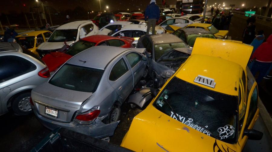 Carambola de 40 autos en Saltillo por mal clima