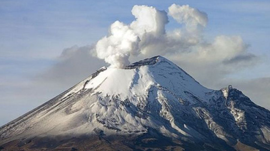 Volc&aacute;n Popocat&eacute;petl emite 341 exhalaciones