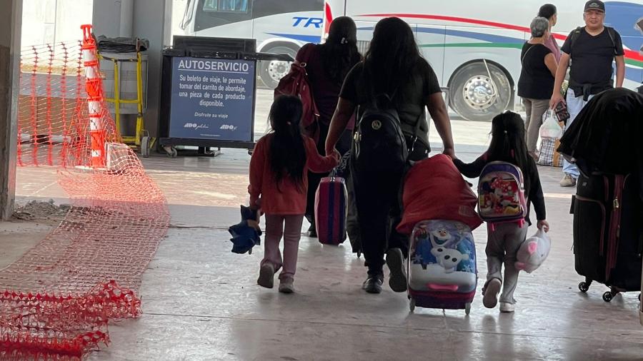 Eligen destinos de playa y cascadas para vacacionar