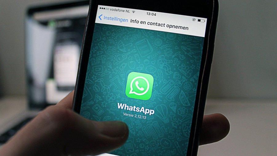 Facebook anuncia bloqueo de cuentas de WhatsApp de los talibanes