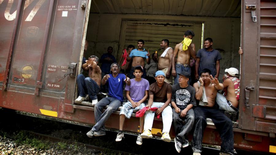 Preocupa a migrantes mexicanos en EEUU que Trump frene remesas