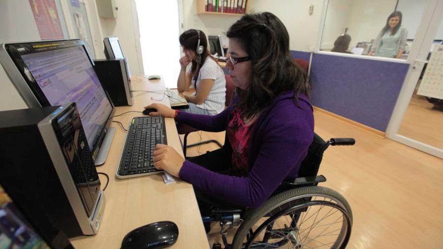 Empresas ofertan empleos a personas con discapacidad