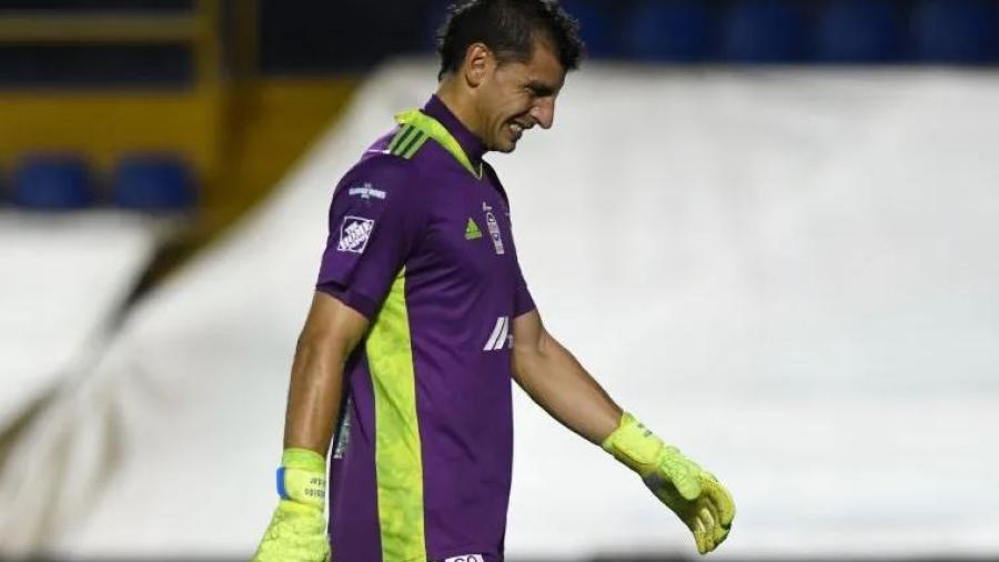 Nahuel Guzmán vuelve a dar positivo a la prueba de COVID-19